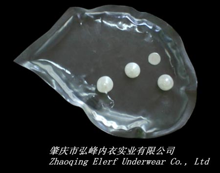 Túi nâng ngực của công ty Zhaoqing đang được bán trên trang made-in-china.com
giống một loại túi đệm được phát hiện ở Việt Nam.